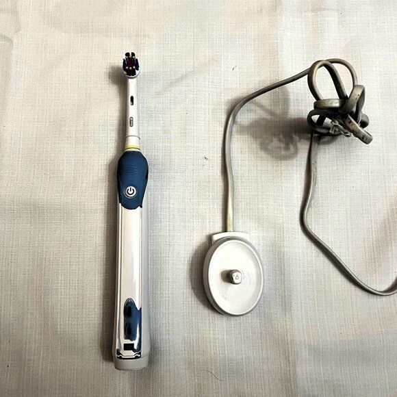 🛑 ORAL B Pro BRAUN ➕ ELECTRIC TOOTHBRUSH Rechargeable BRUSH Charger 💸BUY NOW‼️ - Picture 12 of 16